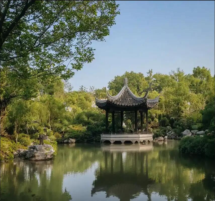 富锦骤变餐饮有限公司